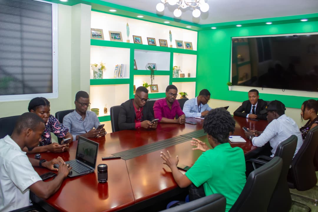 Lo51890Fritzson's tweet image. E-Militance se yon bèl pwojè nimerik Pati Politik EDE mete sou pye. Se yon gwo onè pou mwen fè pati komite k ap pilote inisyativ sa a pou ranfòse patisipasyon ak angajman politik nan peyi a.
#Angajman #EMilitance #EDE