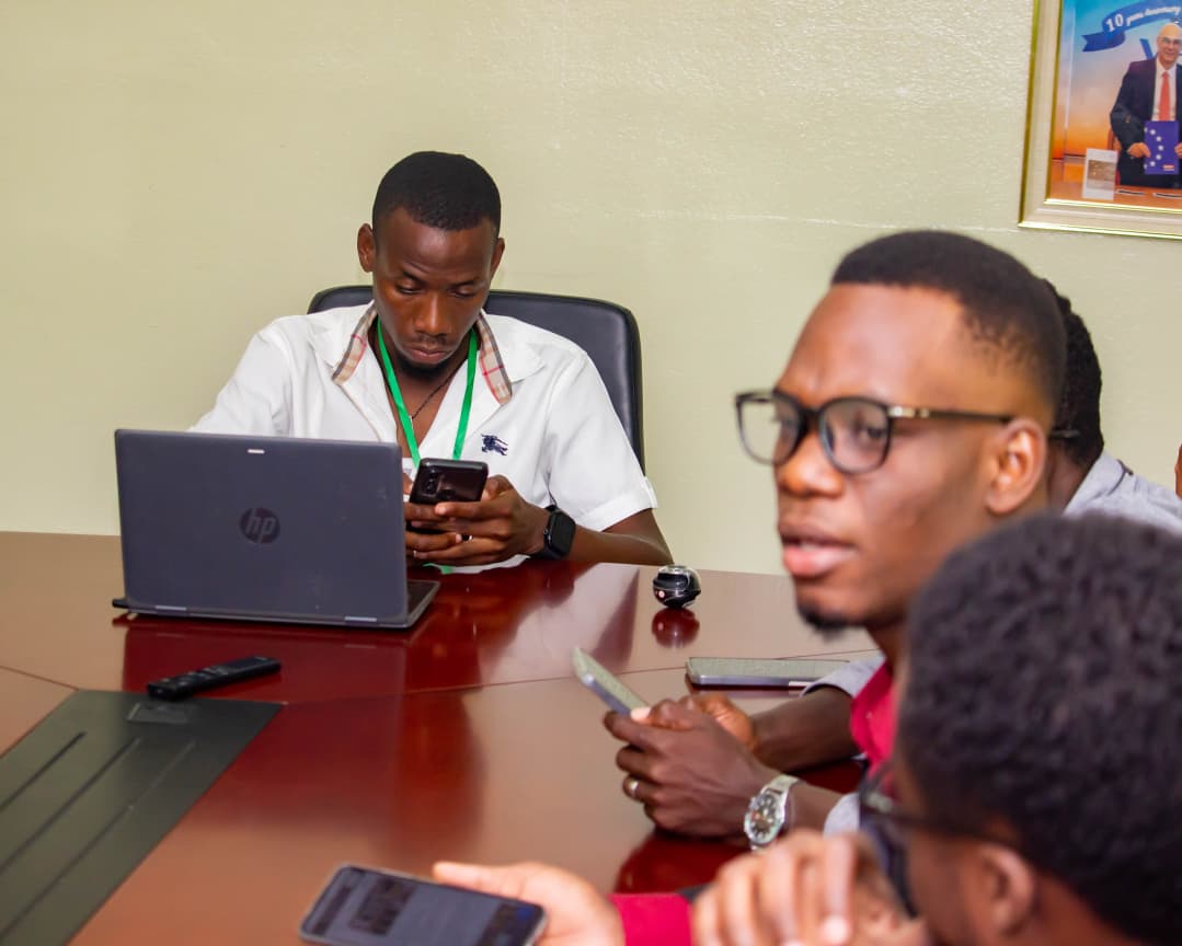 Lo51890Fritzson's tweet image. E-Militance se yon bèl pwojè nimerik Pati Politik EDE mete sou pye. Se yon gwo onè pou mwen fè pati komite k ap pilote inisyativ sa a pou ranfòse patisipasyon ak angajman politik nan peyi a.
#Angajman #EMilitance #EDE