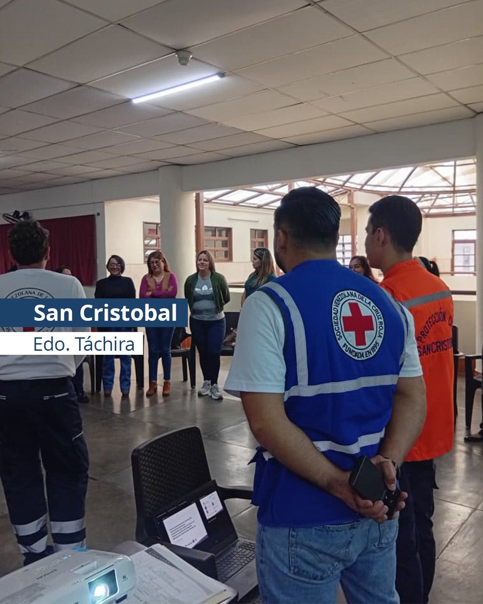CruzRojaVe's tweet photo. ⛑️🇻🇪 ¡La prevención comienza en las aulas!

Esta semana iniciamos los talleres de gestión de riesgo para profesores de 300 escuelas en todo el país, para fortalecer la preparación ante emergencias y desastres en #Venezuela junto a Protección Civil y el ministerio de Educación📚 https://t.co/1KsBUWBtev