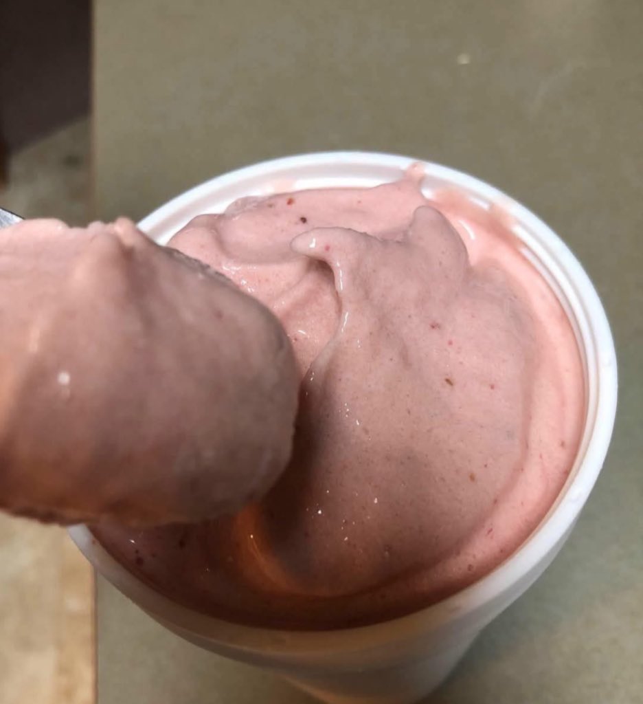 emisita_bonita's tweet photo. Está un poco curioso el yogurt 🥺🥺🙈

https://t.co/5NITBxSST1 https://t.co/SHfsxGh1YS