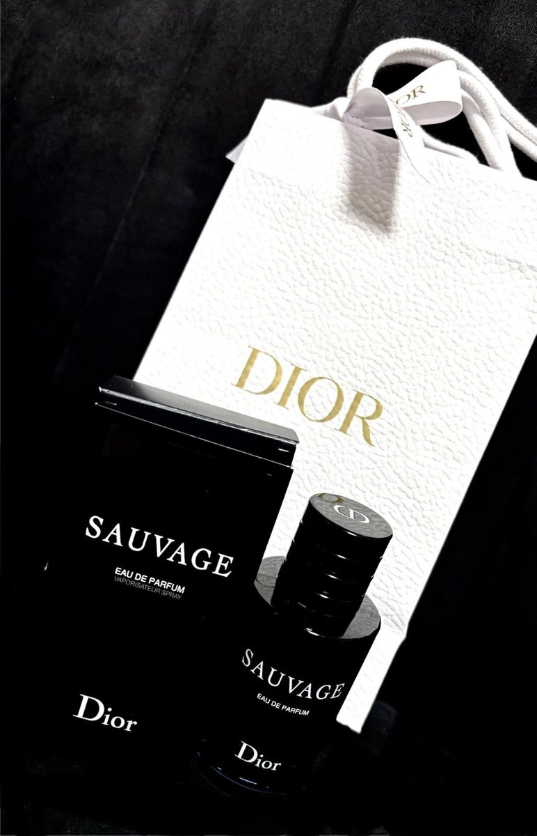 masapi555's tweet photo. 早めのバレンタインでDiorのソバージュの香水を頂きました☺️
ありがとう❣️
#バレンタイン
#Dior 
#クリスチャンディオール
#香水
#sauvage 
#ソバージュ
#ありがとう https://t.co/Gskrw32qW7