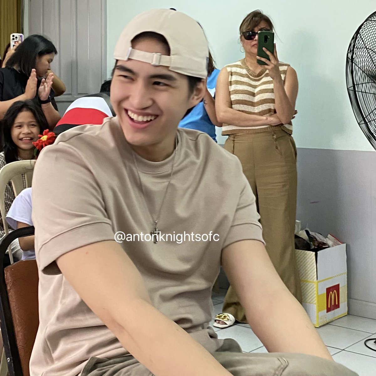 𝐉𝐮𝐬𝐭 𝐚 𝐜𝐚𝐧𝐝𝐢𝐝 𝐟𝐫𝐨𝐦 𝐲𝐞𝐬𝐭𝐞𝐫𝐝𝐚𝐲 🩶 

#AntonVinzon