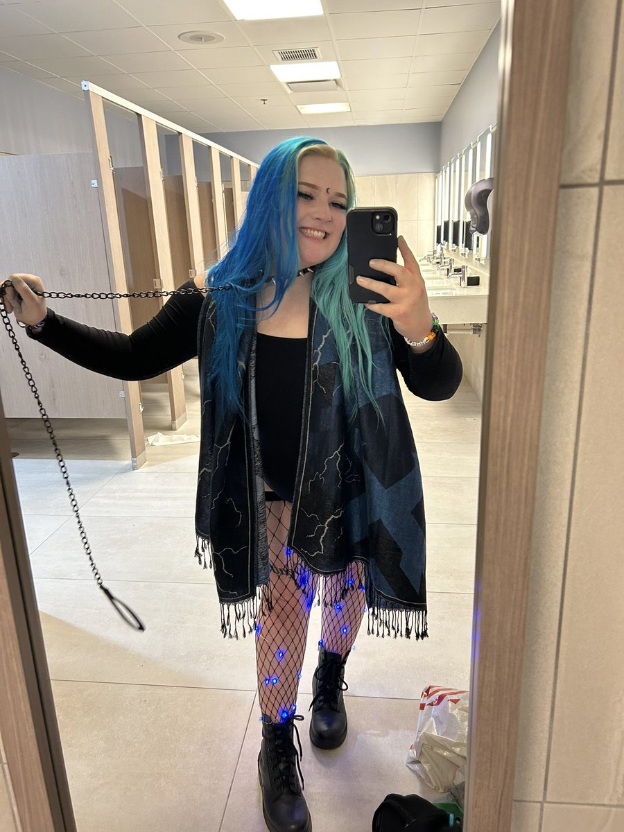 Come shake ass w me