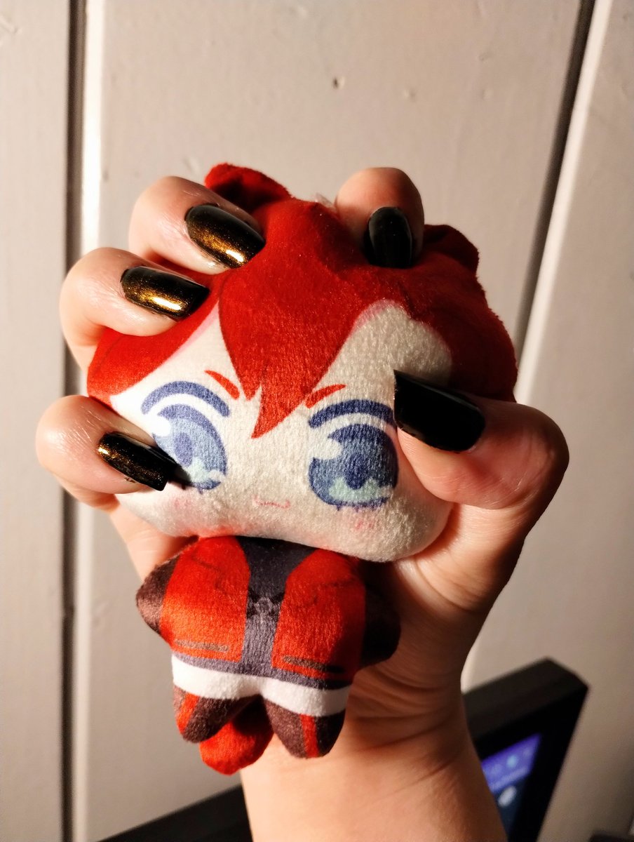 BABY IS HERE!! and he's truly squishable as advertised 👍 (keychain by @/Arrupako)