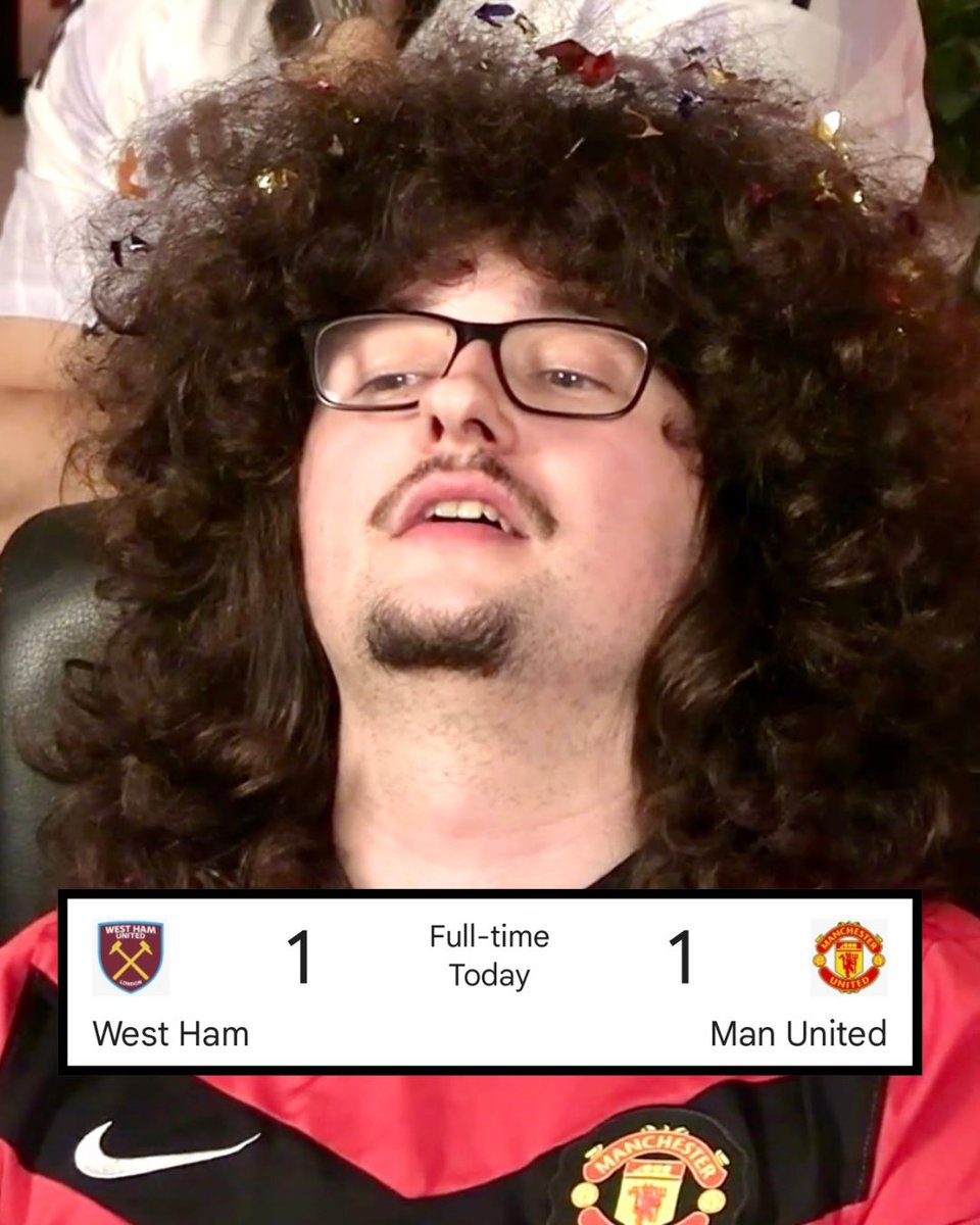 Wayne Rooney tentang potong rambut Fans.

“Saya akan mengirimnya ke ujung negara, dia membuat saya pusing.

“Kita sedang membicarakan Carrick dan United yang mencoba memenangkan pertandingan kelima berturut-turut dan semuanya hanya tentang orang ini yang potong rambut. Saya yakin