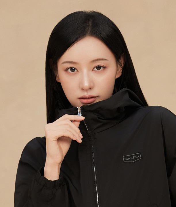 김지원 이분 올해35살이시면서
관념적26살 얼굴하고잇는거 뭐지