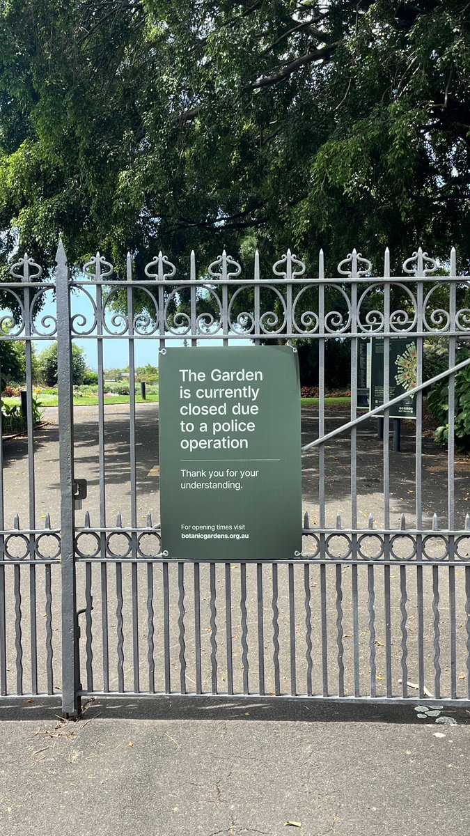 Can’t walk in the botanic gardens on my lunch break and it is literally Netanyahu’s fault