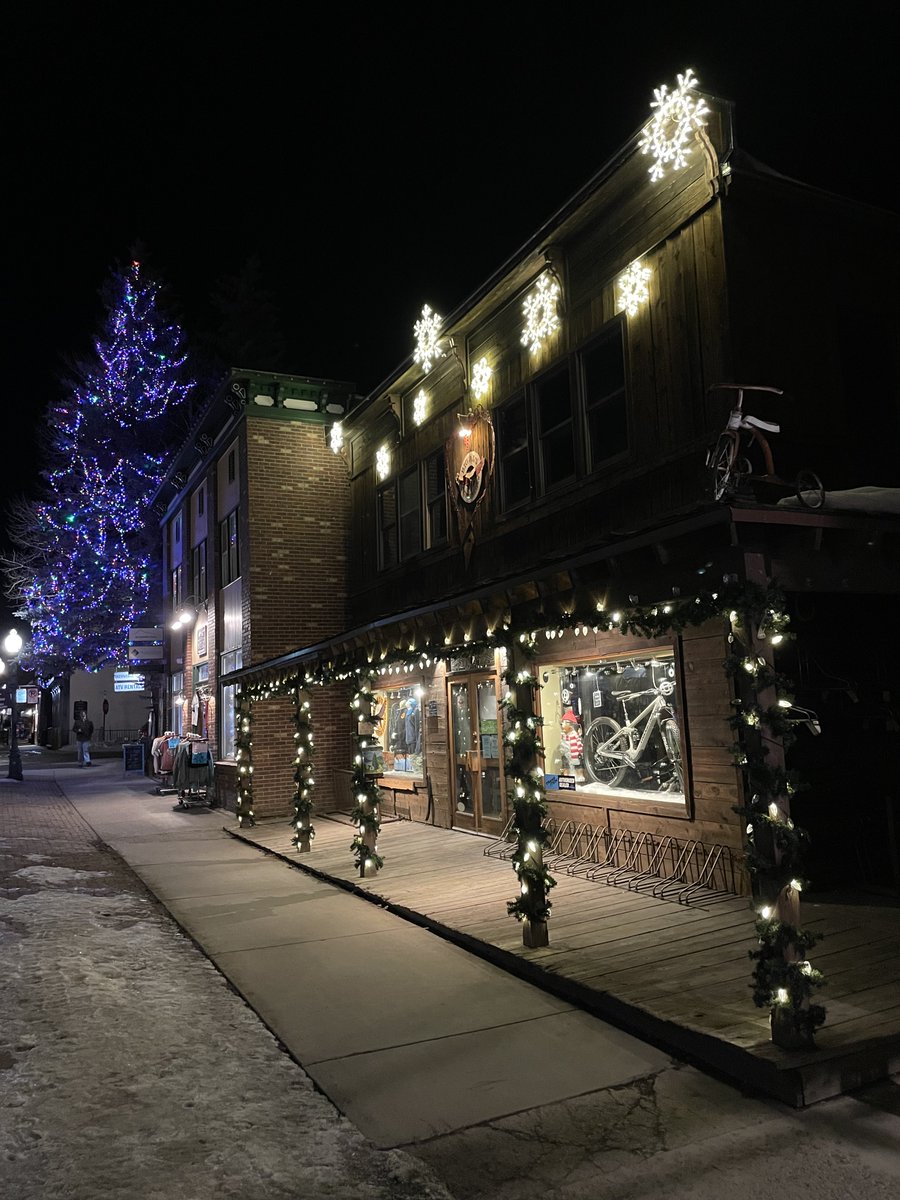 DToddWhitney's tweet photo. Skiing Crested Butte https://t.co/kdINJHRqV9