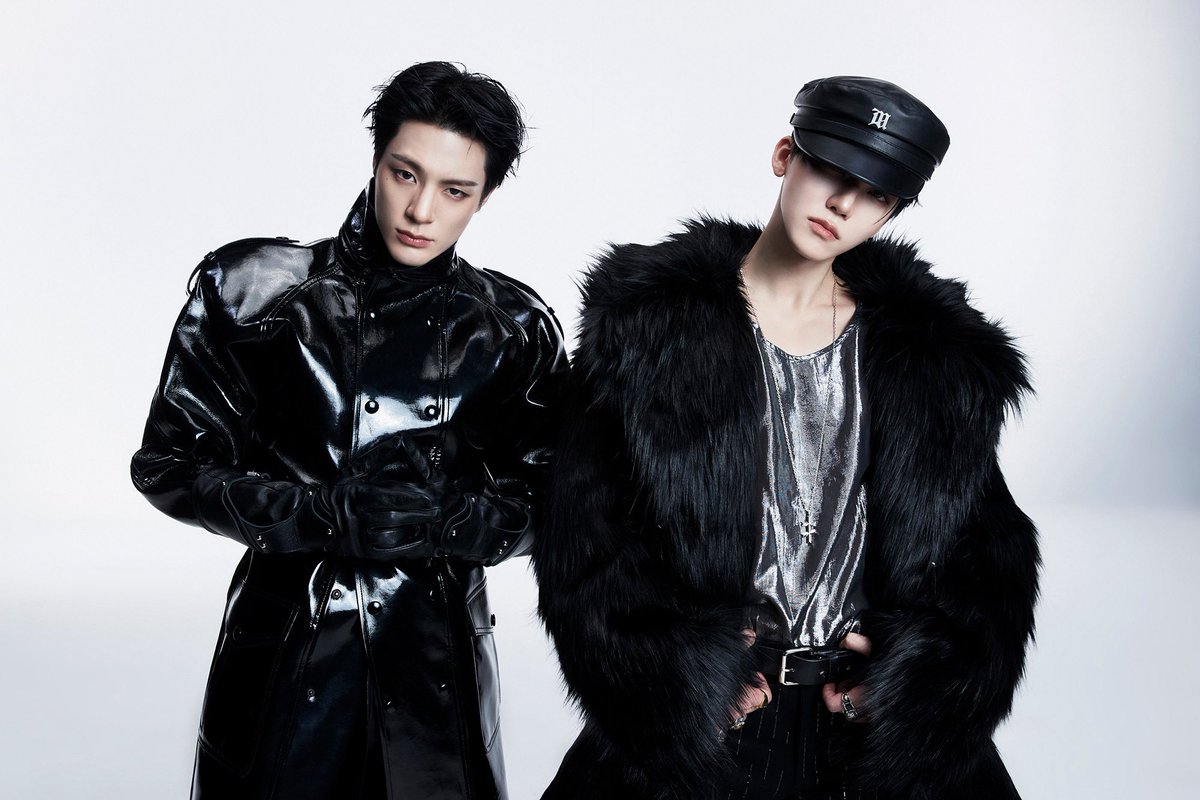 NCTsmtown's tweet image. #NCTJNJM, 첫 미니앨범 #BOTHSIDES 에 담은 자신감과 에너지!
당당한 애티튜드 #IDOL 무한 매력 증명하는 #HASHTAG, 힘차게 날리는 응원 #WINDUP 수록 

m.entertain.naver.com/home/article/6…

#NCTJNJM #BOTHSIDES
#NCTJNJM_BOTHSIDES