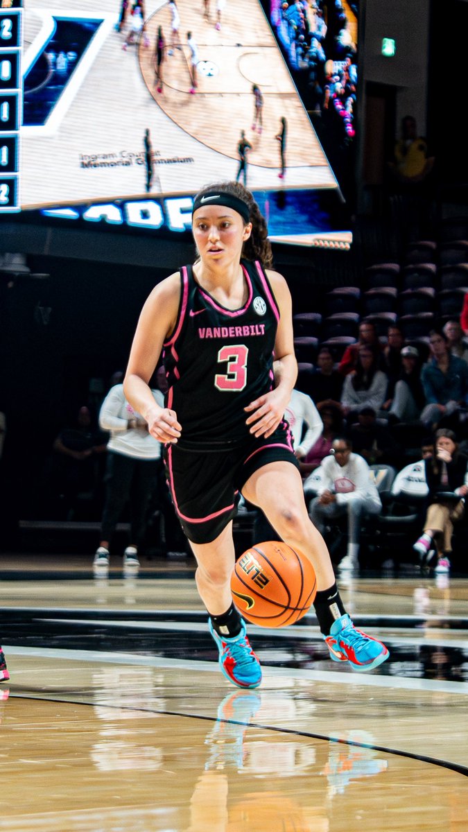 ShotByToni's tweet photo. Aubrey Galvan showed out π₯
The freshman dropped a career-high 30 points in Vanderbiltβs win over Oklahoma, earning SEC Freshman of the Week honors for her performance. Big stage. Big moment.
#Play4Kay
#AnchorDown #SECWBB #FreshmanOfTheWeek #shotbytoni #tennesseetexan https://t.co/EOGDg5wl9J
