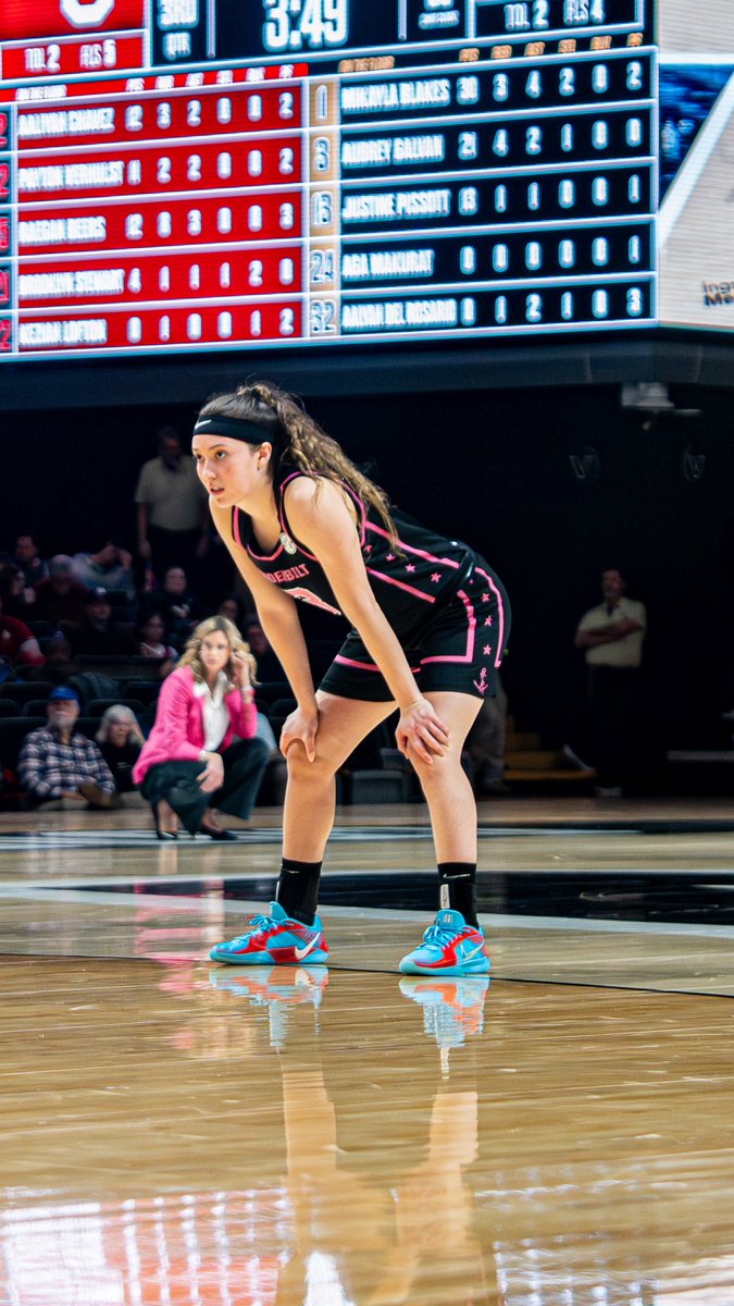ShotByToni's tweet photo. Aubrey Galvan showed out π₯
The freshman dropped a career-high 30 points in Vanderbiltβs win over Oklahoma, earning SEC Freshman of the Week honors for her performance. Big stage. Big moment.
#Play4Kay
#AnchorDown #SECWBB #FreshmanOfTheWeek #shotbytoni #tennesseetexan https://t.co/EOGDg5wl9J