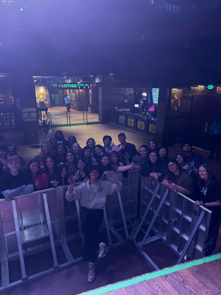 ruelnotified's tweet photo. 📸 | Ruel with fans during souncheck today 

Dallas, Texas https://t.co/wsTO0puCWO