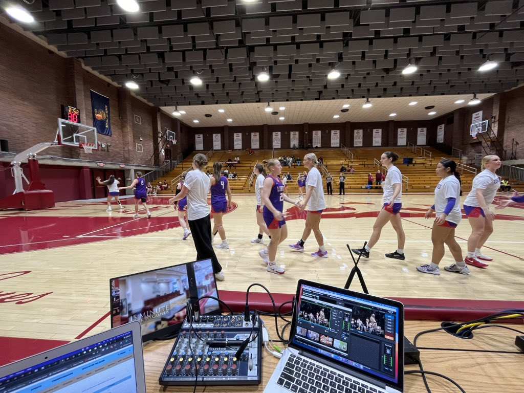 Time for the start of the second half in Salem, where <a href="/linfieldwbb/">Linfield Women’s Basketball</a> dominated the first 20 minutes to the tune of a 37-20 lead at the break. Tune in now for the rest of the night’s action, men’s game coming up at 7:30! #rollcats 

LISTEN LIVE: golinfieldwildcats.com/watch/?Live=71…