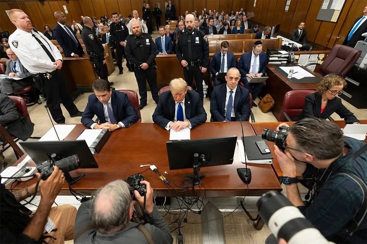 🚨 ÚLTIMA HORA: Los demócratas afirman que intentarán destituir a Trump y a Vance si recuperan el control después de las elecciones intermedias de 2026.

CNN estima que las probabilidades de victoria de los demócratas son del 82 %.

✋ ¿Quién quiere que Trump sea destituido