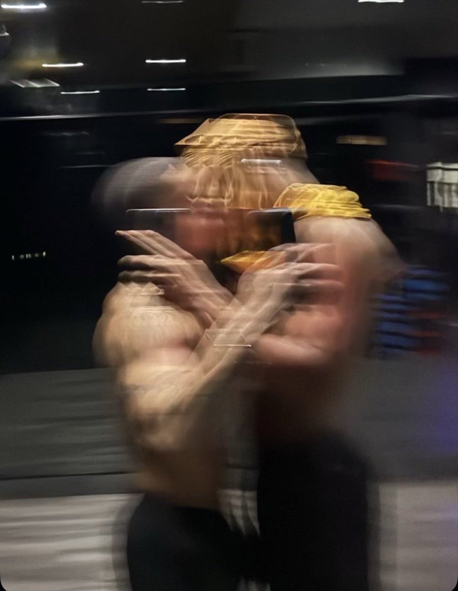 elmikemorgan's tweet image. Mi coach y yo 🤭