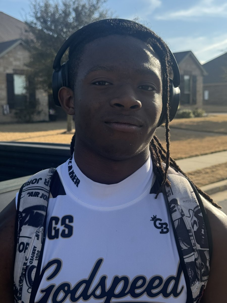 Amari_Henri25's tweet photo. Ready to go crazy this weekend in Houston @ShockDoctor 7v7 tournament #godspeed
#committed27 #7v7 #noflyzone #lockdowndb https://t.co/oJyImCbPSF