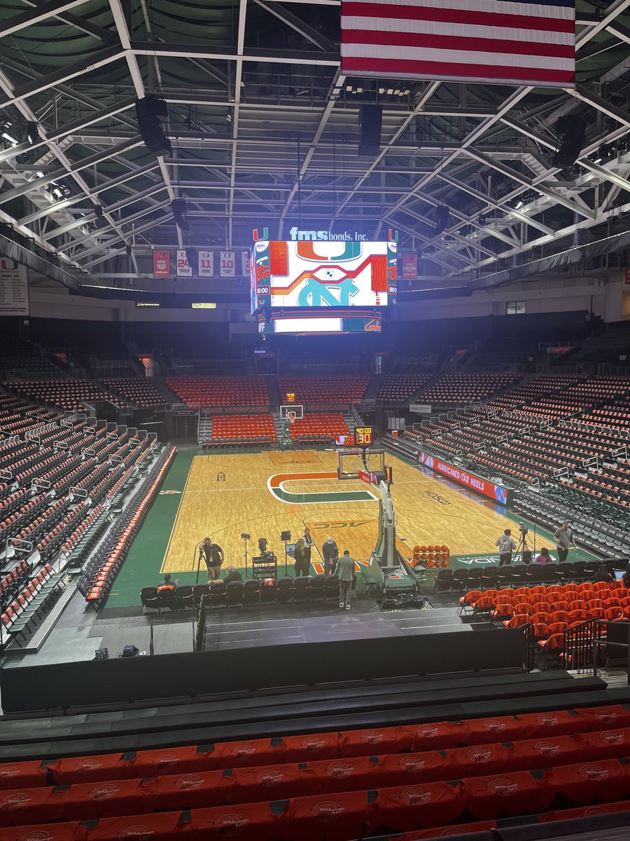 Justice_News5's tweet image. Calm before the storm: No. 11 UNC vs Miami
#miamihurricanes #CollegeBasketball #tarheels