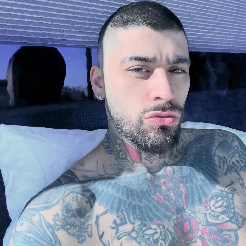 zainbride's tweet image. ZAYN MALIK IS LITERALLY MY TYPE