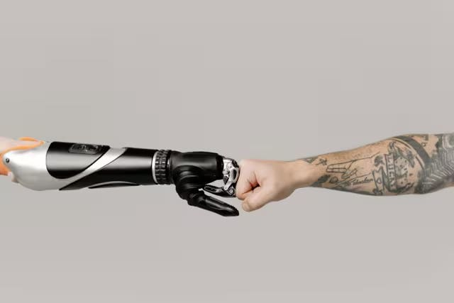divabhm's tweet photo. AI brings the horsepower, humans bring the steering wheel. Dig into how closing the gap between AI inference and human intuition leads to better decisions and better outcomes. https://t.co/XCkOgkMqCD https://t.co/GDEKQMgTC8