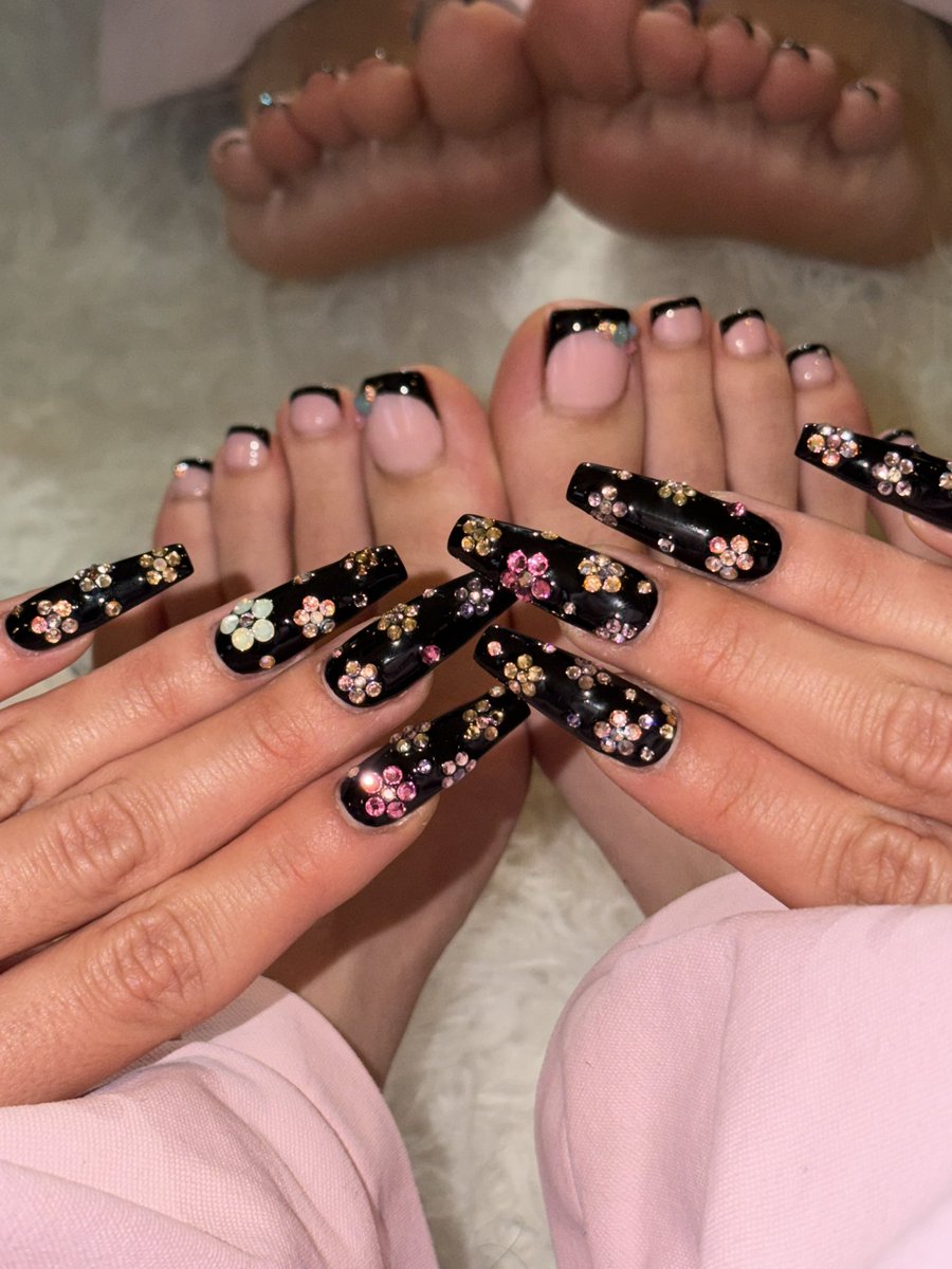 Kala 👽 tweet media