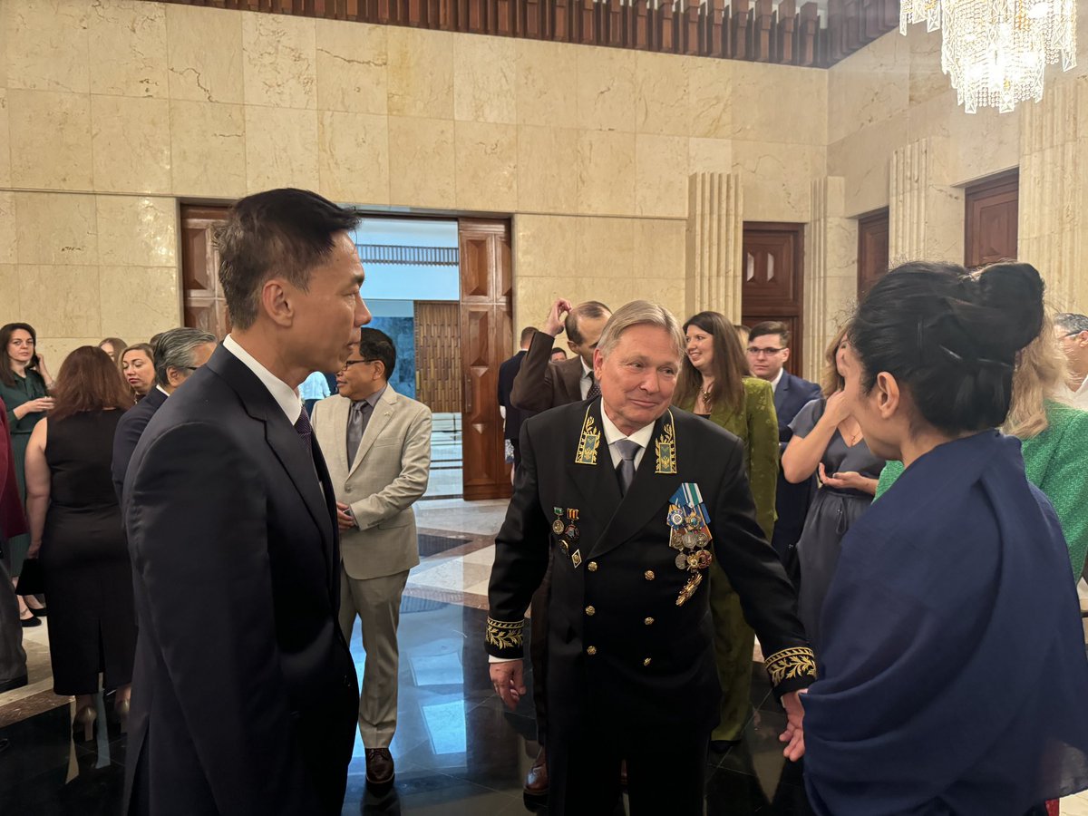 Embajador Víctor Koronelli tweet media