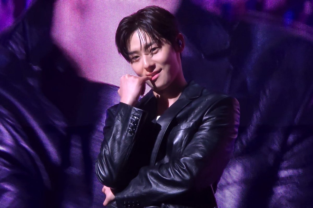 hwangminttac's tweet photo. ......♥♥ https://t.co/lCWm9D95GE
