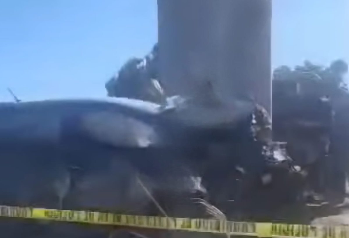 noticiasefecto's tweet image. 🚨 | Accidente mortal en la México-Puebla 

⚠️El conductor que impactó contra el muro de contención a la altura de #LaMaría, lamentablemente perdió la vida al quedar prensado dentro de la unidad. 

🚑 Los servicios de emergencia ya se encuentran en el lugar resguardando la zona.