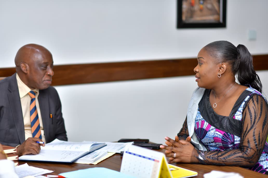 fonak43150's tweet photo. FONAK - OVD : cap sur la synergie
La DG a.i. du FONAK, Mme Lisette Katako Amboheki, a échangé avec le DG de l'OVD, M. Victor Tumba, autour de la complémentarité des missions en matière d'assainissement, drainage et protection des infrastructures. Une coordination durable https://t.co/5opda8aRat