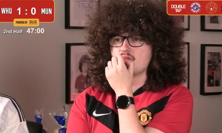 TouchlineX's tweet photo. 📸 - THE MANCHESTER UNITED FAN WHO HASN'T CUT HIS HAIR CAN'T TAKE IT ANYMORE!

HE IS SUFFERING! MAN UNITED NEED A MIRCALE. https://t.co/4Dzue9lAIE