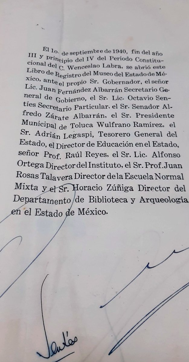 De visita en la bodega de uno de los museos más antiguos de <a href="/TolucalaBellaCd/">TOLUCA</a> un libro de gran tamaño con fecha del año 1940 llamó la atención. En su interior la primera página mostraba cuál fue su función y resultó ser un #Descubrimiento único para quienes gustan de la historia