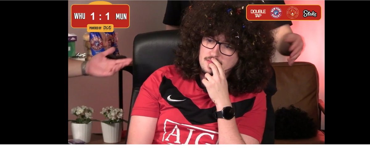 L0upslou tweet media