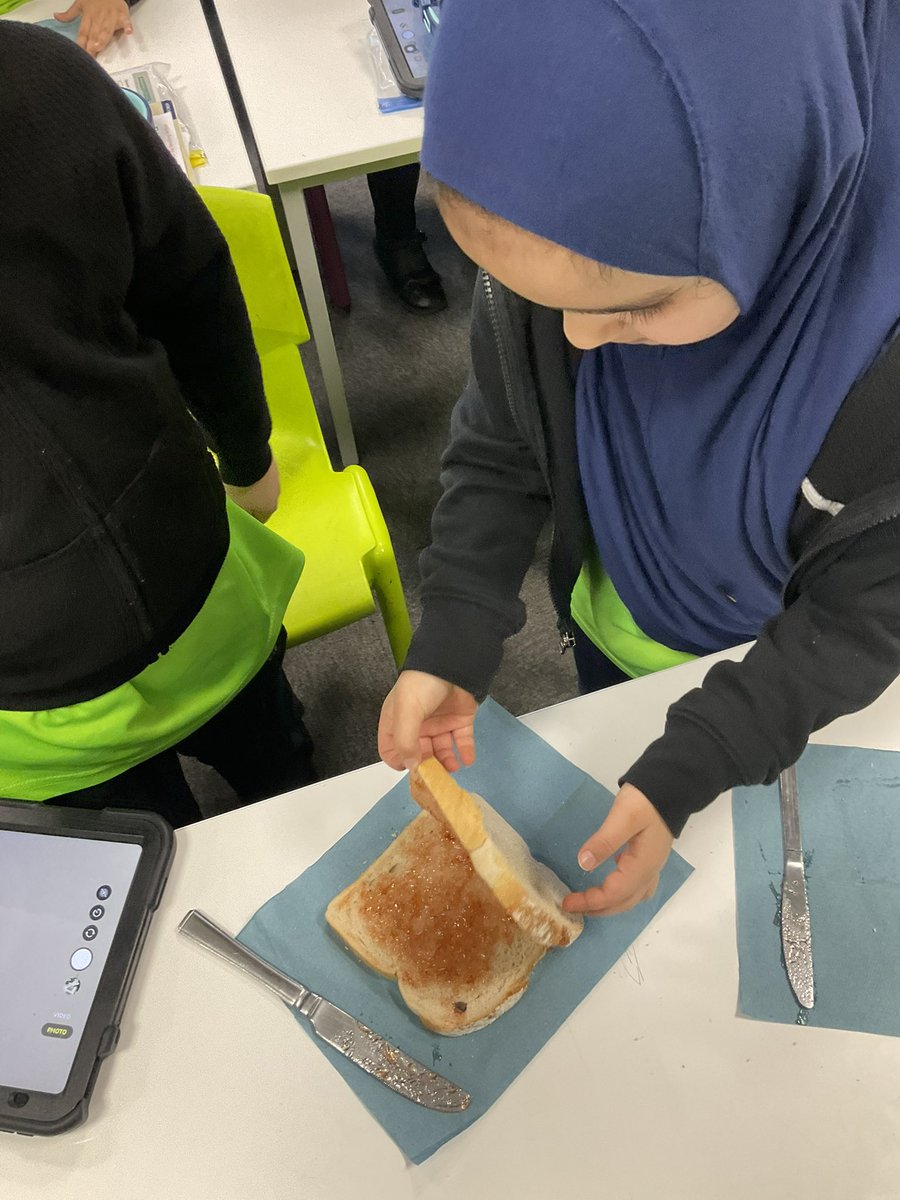 Mrs Khan tweet media