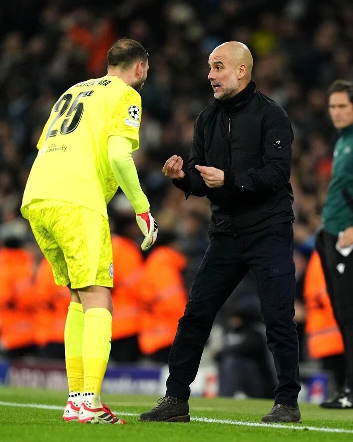 Pep Guardiola: “[Gigio] Donnarumma, like James [Trafford], doesn’t have the quality like no keeper in the world has - a long, long, long ball. Short [passes] he’s really good. 

[He puts pressure on the defenders?] You are WRONG. It doesn’t depend on Gigio Donnarumma. It doesn’t
