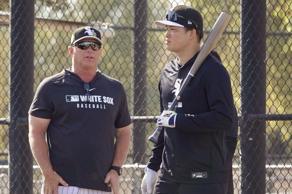 MasayaKotani's tweet image. #ホワイトソックス #村上宗隆 内野手⚾️

フィル・ネビン選手育成特別補佐🎙️

「間違いなく強い打球を打てる選手だ。ボールがどんどん伸びていくような特別な技術を持っている。日本でのプレーもたくさん見てきたし、うちのスカウト陣もチェックしてきたが、打撃の技術は本物だ」

#WhiteSox