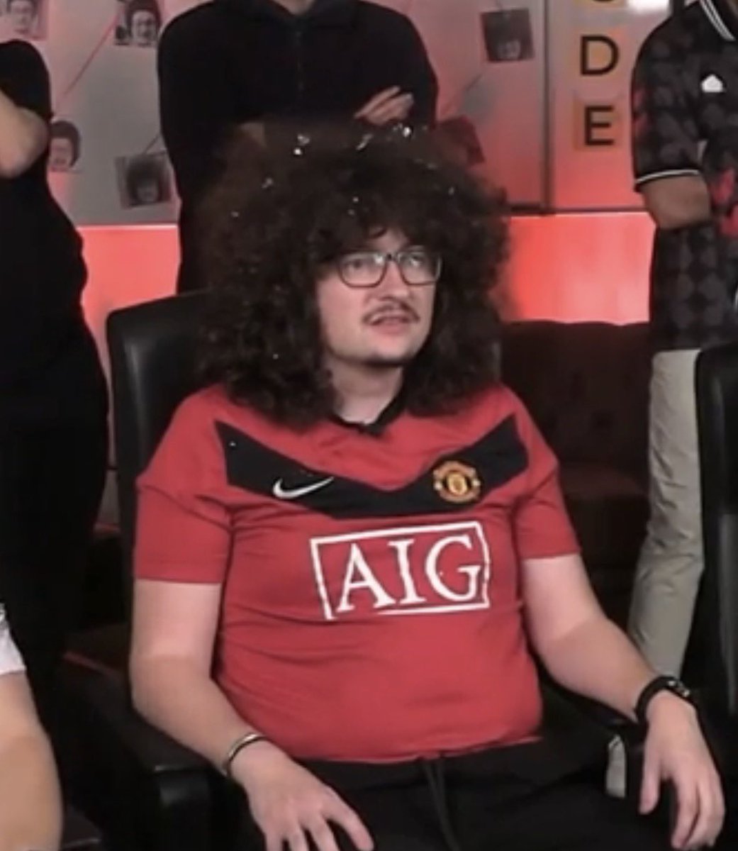 عمرو tweet media