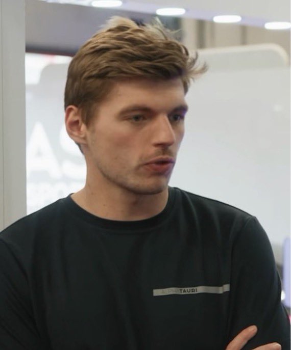 maxplaincoffee's tweet image. he truly looks so much younger without that stupid hair gel… #stopit #befree 💔