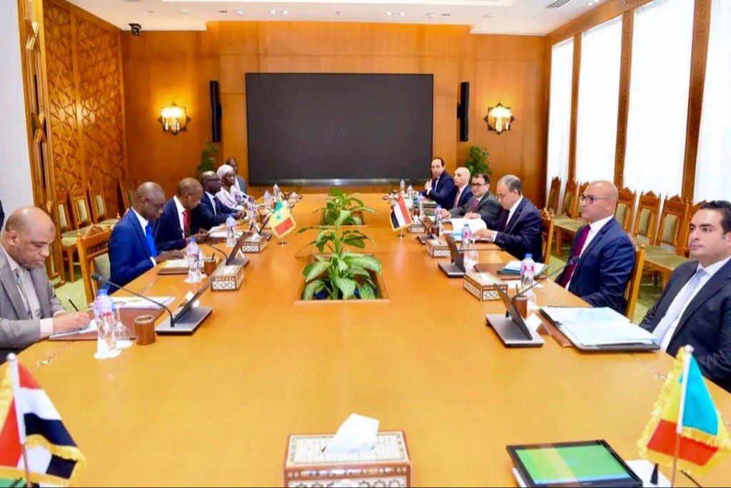 diplomatieSN's tweet photo. 📍Visite de travail du Ministre de l’Intégration africaine, des Affaires étrangères et des Sénégalais de l’Extérieur en République arabe d’Égypte.

Le Ministre de l’Intégration africaine, des Affaires étrangères et des Sénégalais de l’Extérieur de la République du Sénégal, Son Excellence Monsieur @CheikhNiang_ , a effectué les 9 et 10 février 2026, une visite de travail au Caire, à l’invitation de son homologue égyptien, Son Excellence Monsieur Badr Abdelatty, Ministre des Affaires étrangères, de la Coopération internationale et des Affaires des Égyptiens à l’étranger.

Lire la suite 🔗

https://t.co/VqHVVOUp10