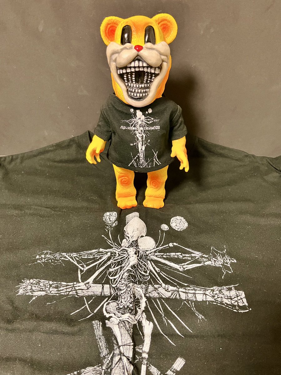 一緒だと、楽しさも倍になる🐻 #暗黒エンターテイメント #ソフビ #sofvi