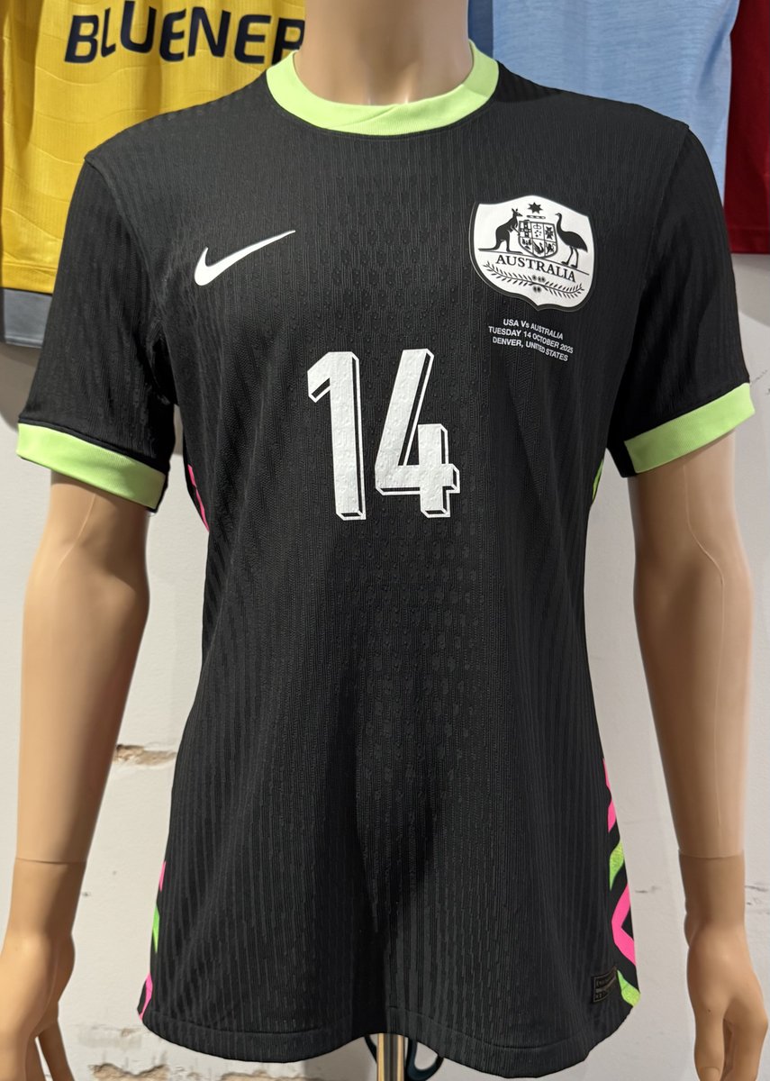 We've just added a whopping 22 more match-worn international shirts, worn by Watford players from around the globe to the site! Please come by and have a look 💛🖤❤️ 
watfordgold.org.uk/format/02-watf…
#WatfordFC <a href="/DNSYE_podcast/">Do Not Scratch Your Eyes Watford FC Podcast 🐝</a> <a href="/treasurywatford/">The Watford Treasury</a> <a href="/hornet_heaven/">Hornet Heaven</a>