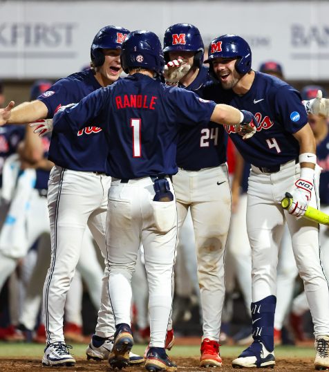 SSN_OleMiss's tweet image. Your Official @OleMissBSB Opening Weekend Starting Lineup:

C - Austin Fawley 
1B - Will Furniss 
2B - Dom Decker 
SS - Brayden Randle 
3B - Judd Utermark 
LF/RF -  Tristan Bissetta 
CF - Hayden Federico 
RF/LF- Daniel Pacella 
DH - Collin Reuter

Friday: P Hunter Elliott…