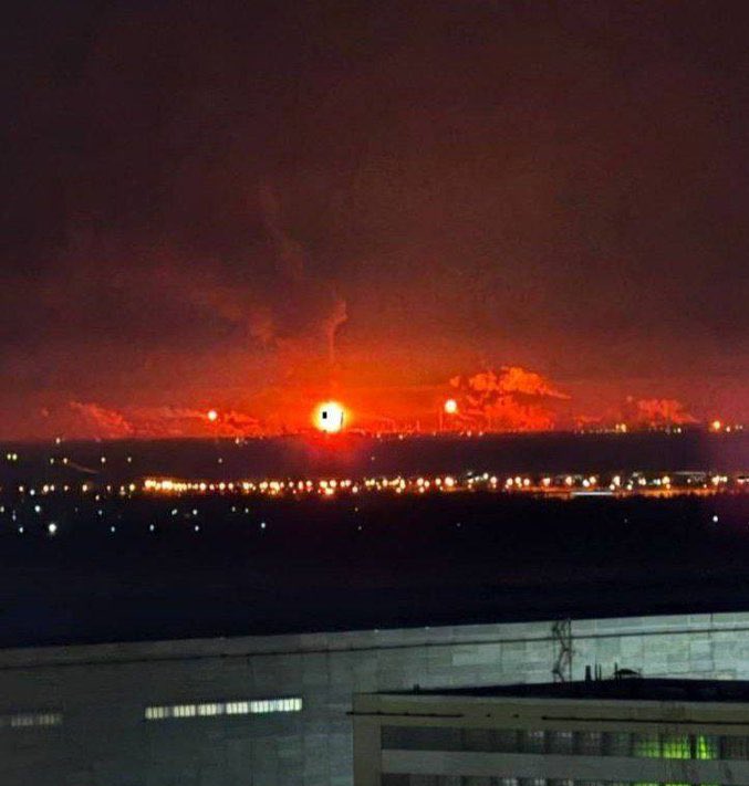 Russia’s Volgograd oil refinery is burning tonight after a successful Ukrainian drone strike.