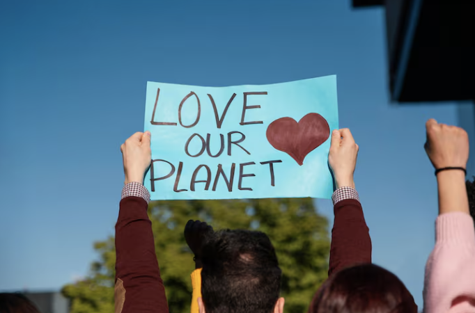 GoGradables's tweet photo. This Valentine’s Day, let your love be kind to the planet too💚 Celebrations end with piles of plastic that stay around for years. At GoGradables, our eco-friendly disposables help you celebrate without the guilt. Let’s celebrate responsibly and leave behind memories, not waste. https://t.co/FJwiUC69Rs