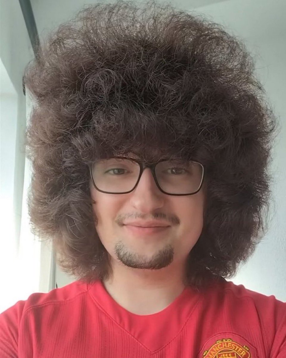 So this guy is not going to barb his hair😂😂😂