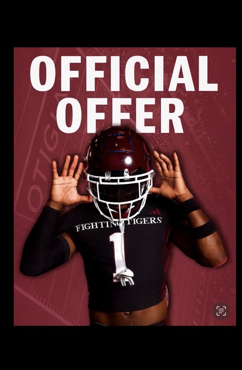 parker_ison's tweet photo. After a very good visit with @coachlane9 @CoachAtwood23 I’m happy to announce an offer from @CvilleTigersFB!! https://t.co/fp0RYqcDH9