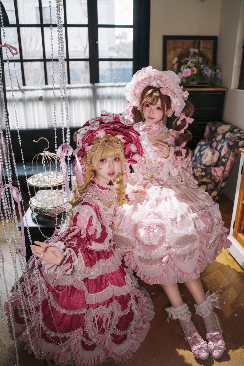 足元まで可憐に魅せるショート丈で、 軽やかに甘い夢を纏って。 🩷甘い