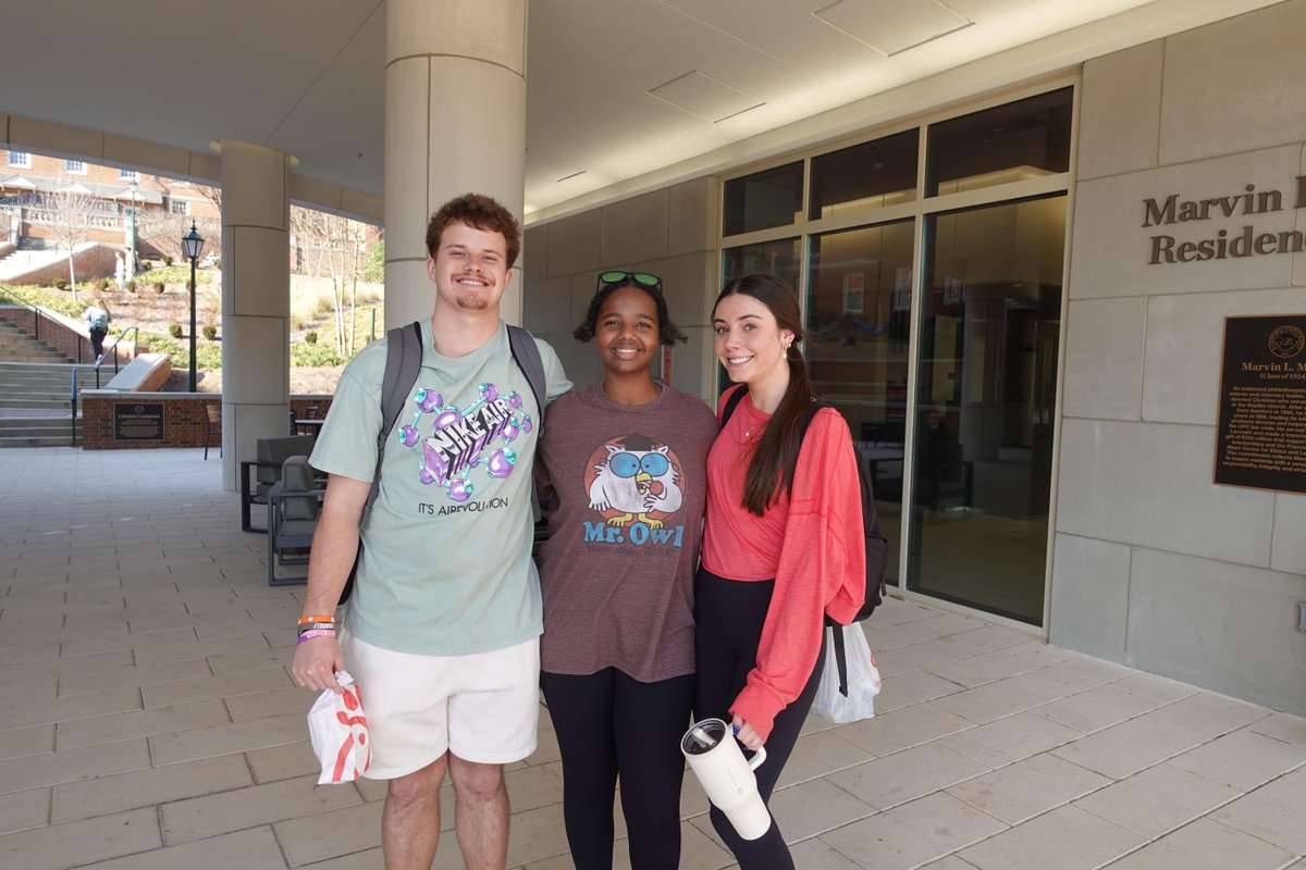 SamfordU's tweet image. Someone check on Punxsutawney Phil because an early spring has arrived on campus. 😎 
#SamfordU #CollegeLife #BeautyofSamford