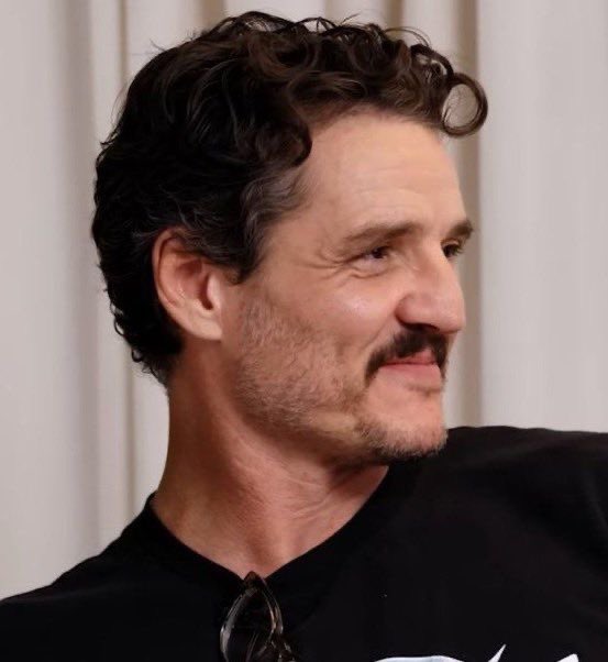 P4SCALexe's tweet image. his lil curl