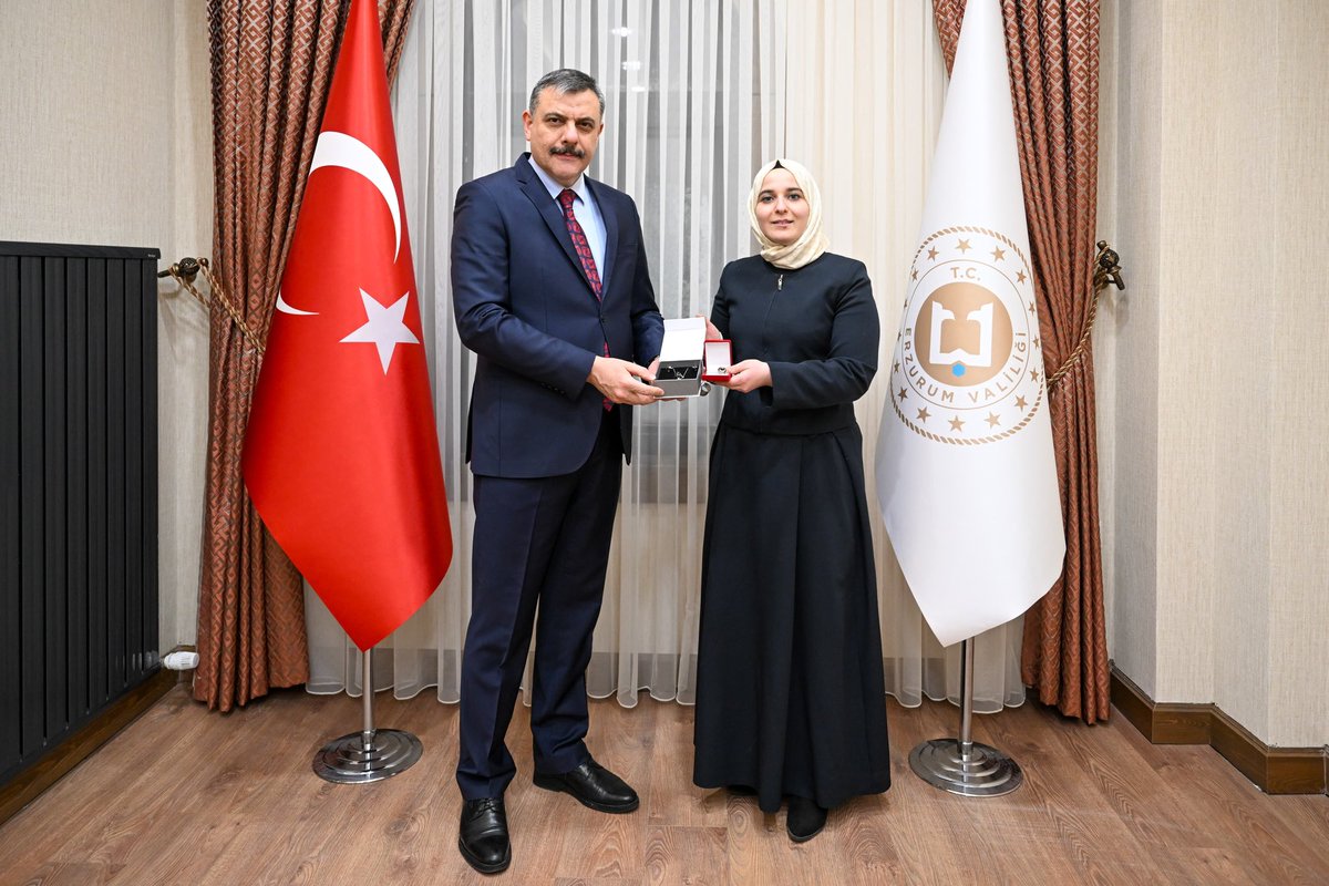didemdnc95's tweet photo. Erzurum Vali Yardımcısı olarak maiyetinde çalışmaktan onur duyduğumuz, Cumhurbaşkanımızın tensipleri ile İçişleri Bakanlığına atanan Sayın Bakanımız @miamustafacftci’nin yeni görevinin hayırlara vesile olmasını dilerim. https://t.co/Byyd6JrZeB