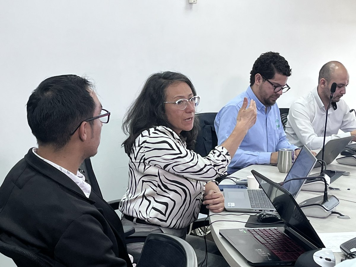 IDEAMColombia's tweet photo. #IdeamInforma l Hoy estuvimos en sesión de trabajo con la #GIZ y los equipos informático y técnico del #Ideam, revisando avances y la hoja de ruta para la actualización del módulo de coberturas del SNIF, en coordinación con la Subdirección de Ecosistemas.

#Ideam #Ecosistemas https://t.co/AMGDjpyNLe