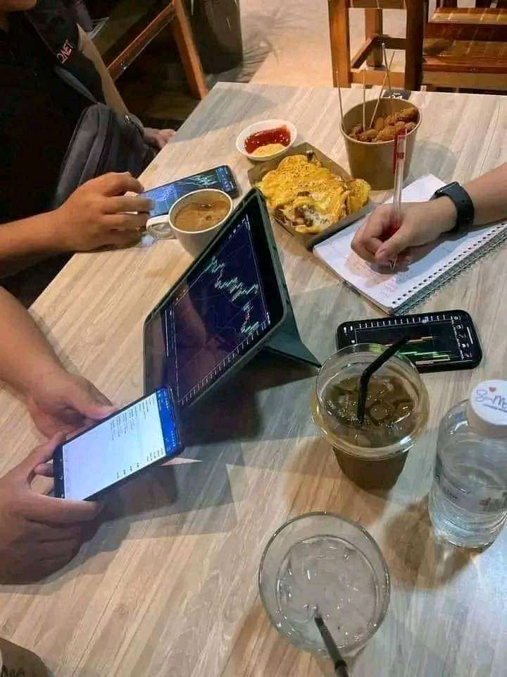 Good morning! 🌅☀️🌙
 Ready to see what the charts have in store for us today?